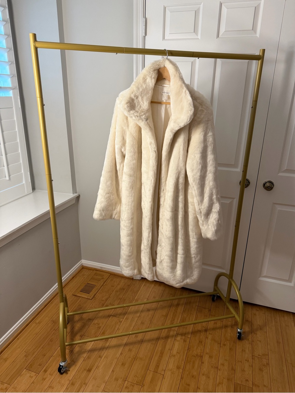 VENUS Cream Faux Fur Teddy Coat